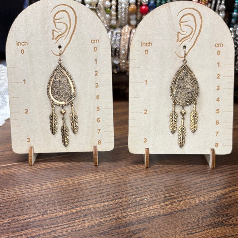 Intricate Gold Filigree Leaf Dangle Earrings